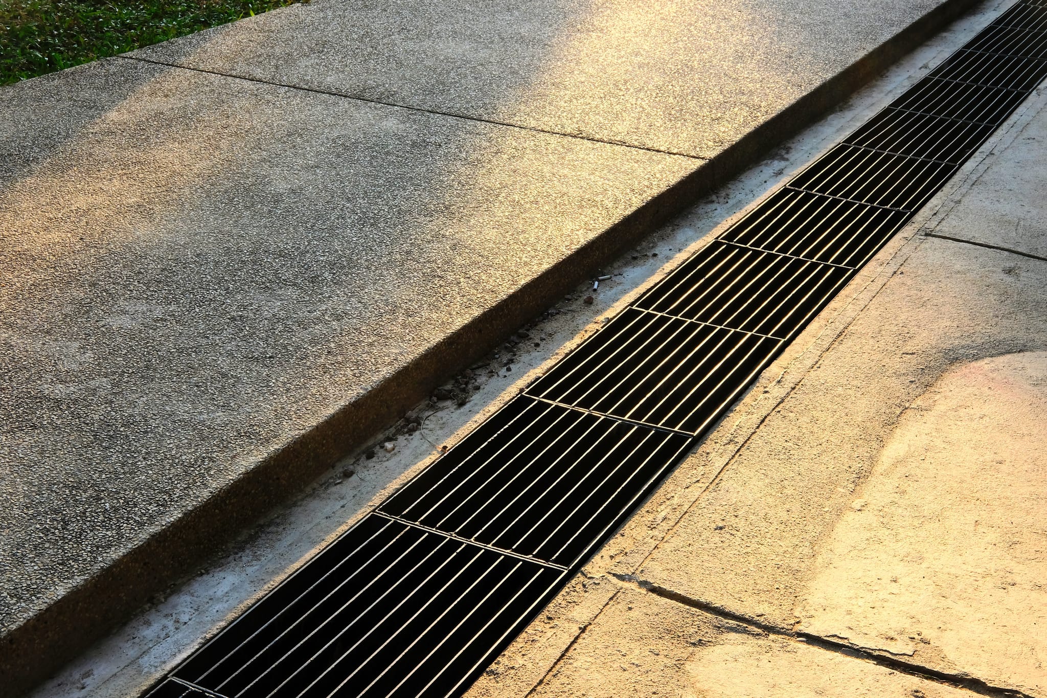 Pool Deck Drains in Fort Worth: Channel Drains, Trench Drains and Grates Explained