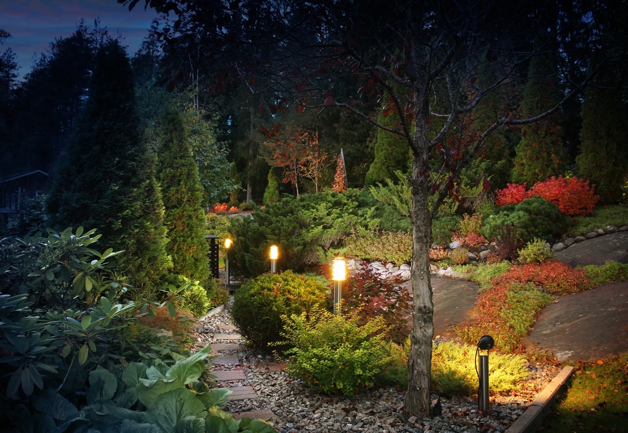 Ways to Combine Pergolas and Landscape Lighting for Maximum Evening Use