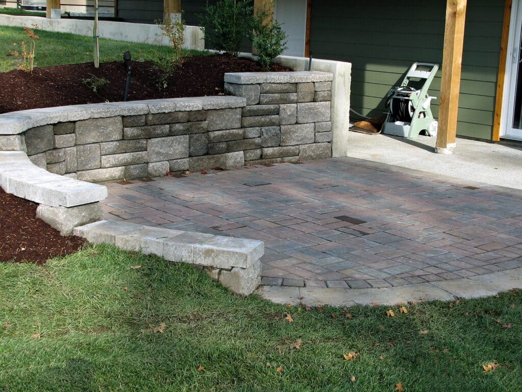 Hardscaping vs. Landscaping in Fort Worth